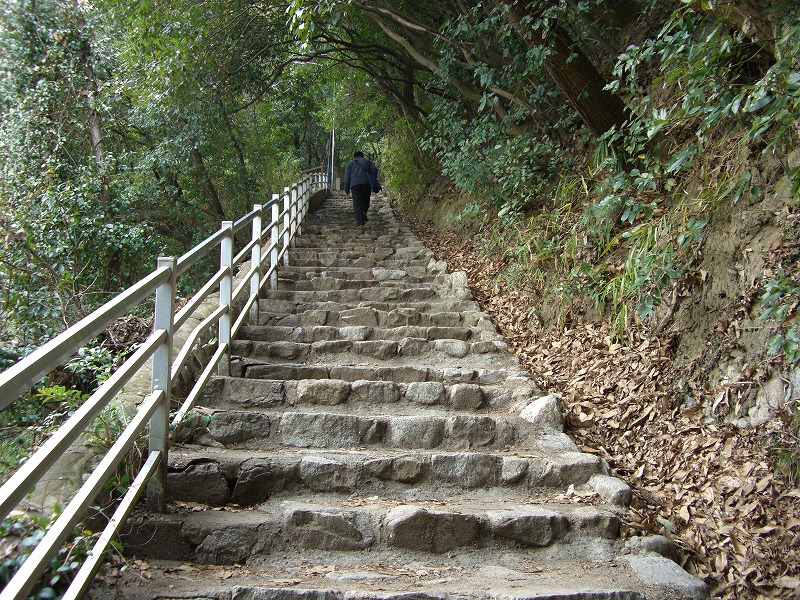 雄滝への階段